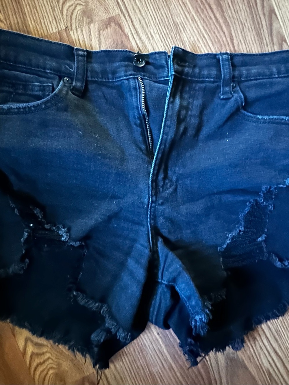 Kendall + Kylie Black Distressed Denim Shorts – Size 9/29